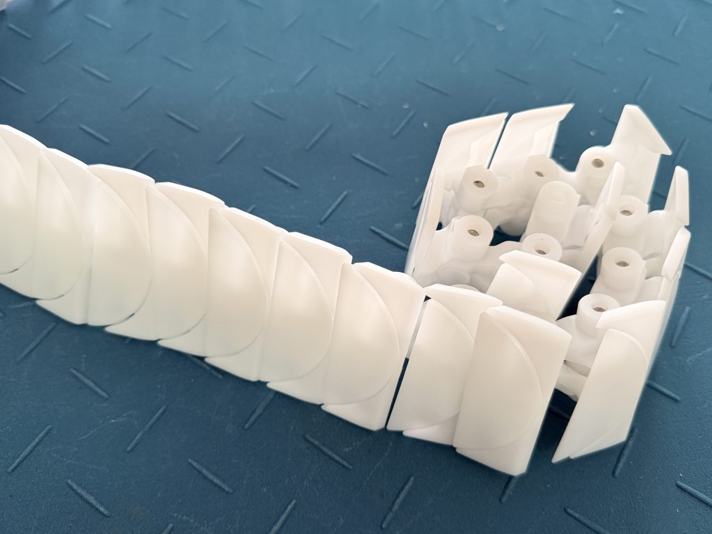 Curve Flexible Chain TR1775